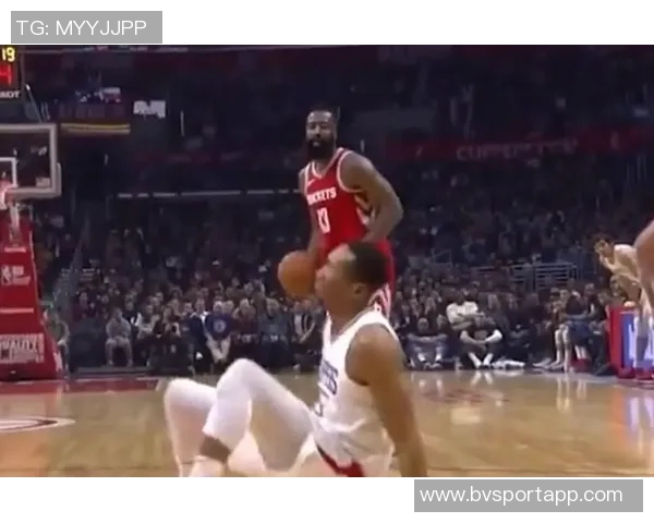 普理查德回忆被哈登晃倒经历直言脚踝无恙心态乐观 普理查德回忆被哈登晃倒经历直言脚踝无恙心态乐观