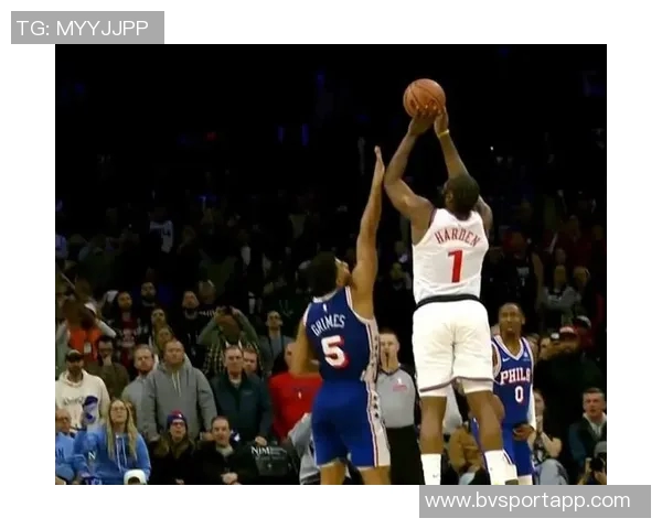 哈登半场表现抢眼却难阻球队落后正负值惨淡显示困境