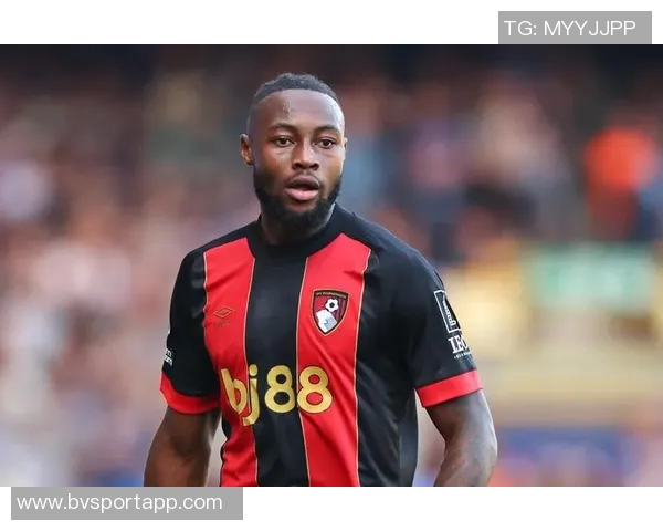 天空体育报道曼联切尔西争抢桑德兰中场萨迪基已询问转会费情况