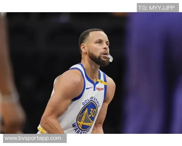 库里赛前训练穿TMac3s向麦迪致敬展现传奇球员的风范