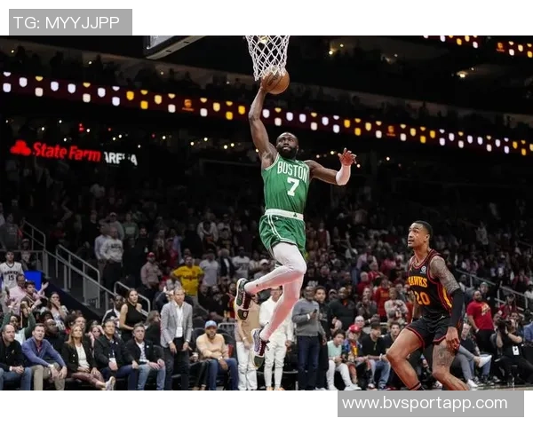 杰伦布朗独揽41分难救球队双拳难敌四手的尴尬局面