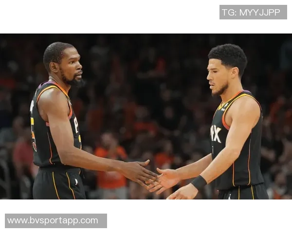 布克赞杜兰特对篮球的巨大贡献与他同场竞技的独特体验令人难忘