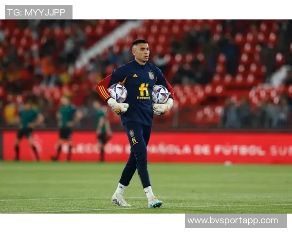 意媒报道肇事门将马丁内斯正在接受检查情绪仍然震惊不已